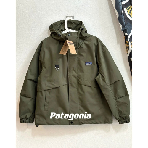 ❤️星光衫悅❤️Patagonia巴塔哥尼亞 戶外衝鋒衣 防水壓膠拉鍊處理 超防風a61