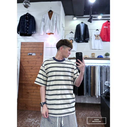 『新品上市』重磅藍條紋滾邊短T(NOF23032487)-卡其