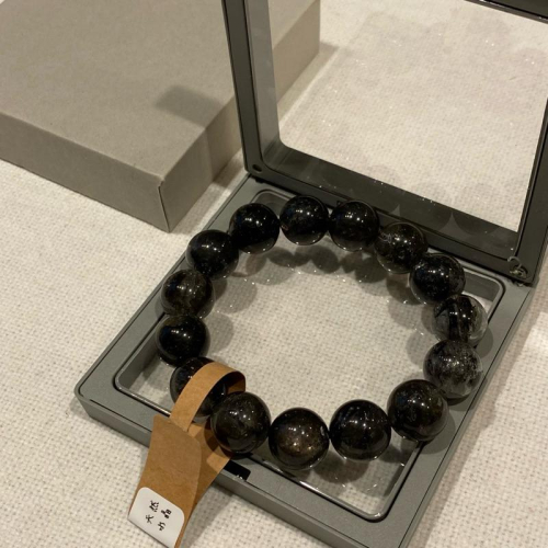 大學生賣水晶｜黑閃靈 百貨水晶 現貨 原相機直拍 無濾鏡 最真實的照片 最優惠的價格