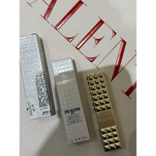 全新 新光三越購入 VALENTINO高訂鉚釘唇膏 118A 134R 105A 正貨 VALENTINO