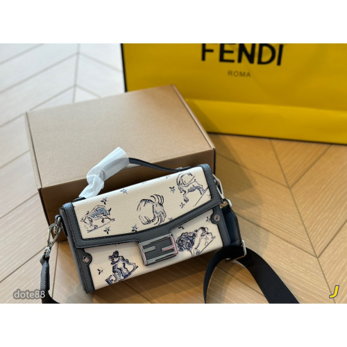 【Fendi】芬迪男士女士單肩包斜挎包大容量青春配色輕便生日情人節禮物出門必備送男友禮物百搭有型簡約時尚潮流休閒逛街