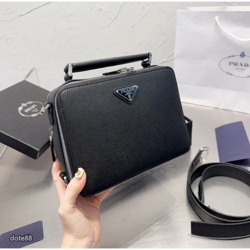 【Prada】普拉達男女同款2023年新款相機包手提小方盒包年輕時尚單肩斜挎手機包送禮物耐磨耐髒多功能簡便實用出門必備