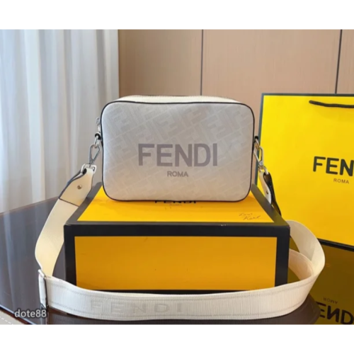【Fendi】芬迪男士女士同款老花經典單肩包大容量可調節包帶適合年輕男孩腰包性價比超高簡約休閒運動逛街生日情人節禮物
