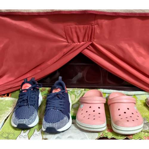 二手 SKECHERS 女休閒套入式鞋款US6=23公分穿 記憶型泡棉鞋墊 crocs 懶人鞋 5 W7=23公分穿