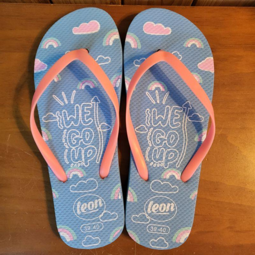 【樂樂的銅板雜貨店】彩虹人字拖 桃粉紅 天空藍 雲朵 size:39-40
