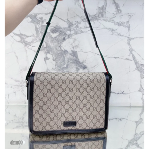 【GUCCI】古馳復古老花帆布拼皮相機包斜挎單肩包公事包男女情侶同款經典GG印花大容量多功能適合上班旅遊必備可斜挎休閒