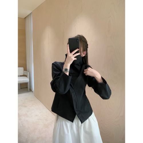 輕奢繆思皮外套 社群推廣價 ?韓系ins 氛圍，穿出時尚 可以帥氣立領，可以基礎翻領 實穿好看的高級質感外套