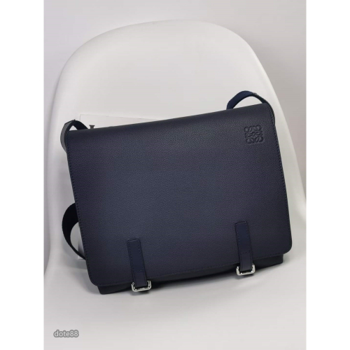 Loewe Buckle Tote簡約大氣可調節肩帶耐磨耐用簡便實用大容量內部有夾層輕便實送男友生日節日禮物百搭潮流