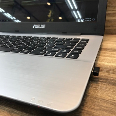 二手*ASUS華碩15.6吋i5輕薄筆電