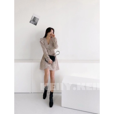 現貨?韓國製 碎花縮腰短洋裝.