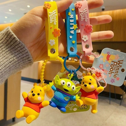 現貨 ?正版授權 維尼熊 掛件 創意卡通 鑰匙扣 汽車鑰匙 包包掛件 羽球袋 掛包包