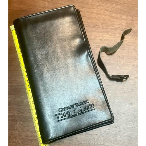 絕版珍藏！1980年代國泰航空馬可波羅俱樂部真皮皮夾，重溫80年代奢華旅行 來自香港的頂級奢華，身分的象徵