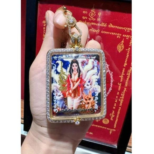 全泰第一美狐仙阿贊歐查九尾狐帝姬金身法像牌，提升人緣魅力、越變越迷人、感情姻緣和合、伴侶忠心、挽回感情，戰情敵H02