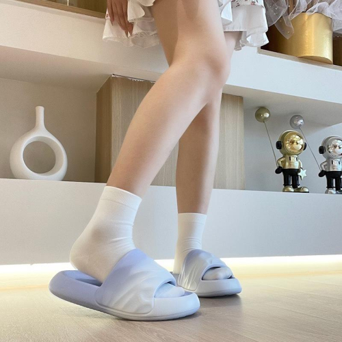 【現貨速發】可愛漸變拖鞋女夏季外穿踩屎感2023新款室內家居厚底防滑情侶涼拖