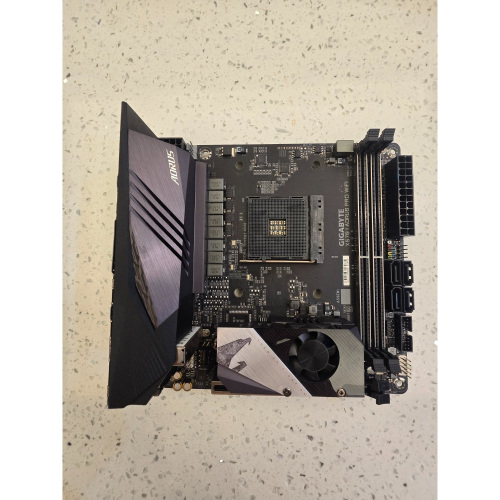 X570 itx 技嘉
