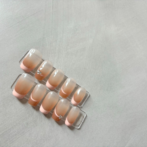 葵の手工穿戴甲?草莓巧克力法式??