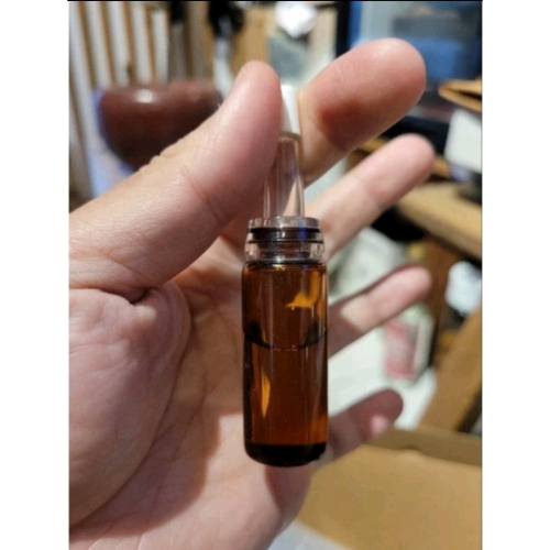 ?安神~好睡~泡澡滴幾點紓壓享受森林浴的感覺！【草山堂】純正台灣檜木精油(10ml軟頭滴壓瓶)！(梢楠、紅檜)
