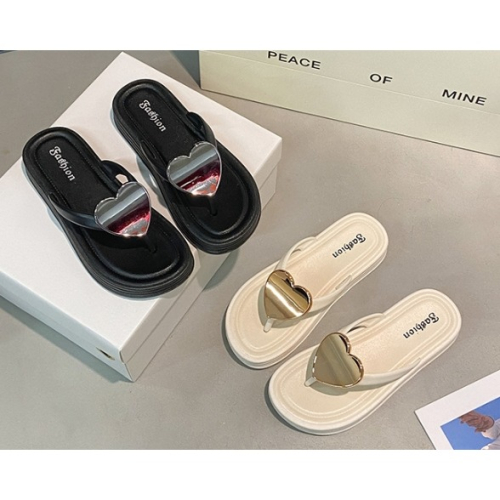 ?? 桃心人字拖，讓妳這個夏天萌萌登場！