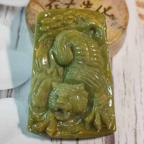 ?驅邪納吉?天然瓜地馬拉玉 A貨 翡翠 黃加藍 虎 老虎 玉虎 下山虎 現貨實拍優惠特價
