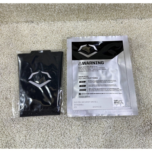 = 威勝 運動用品 = EVO PRO SRZ 打擊護腕 WTV5200BL (黑)