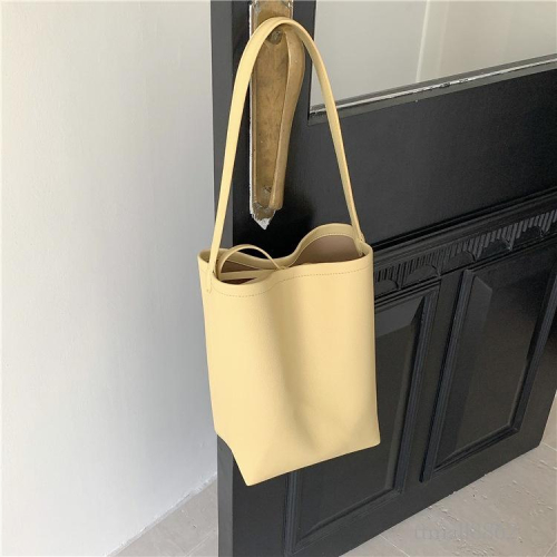 BAGG? 手提銀色包包女新款時尚肩背包大容量磨砂PU軟皮圓筒水桶包女 時尚包 錢包 手拿包 母親節禮物