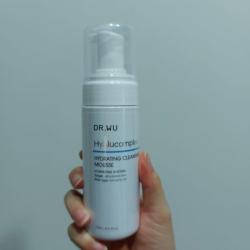 玻尿酸保濕潔顏慕斯160ml(正品，現貨，無集點）
