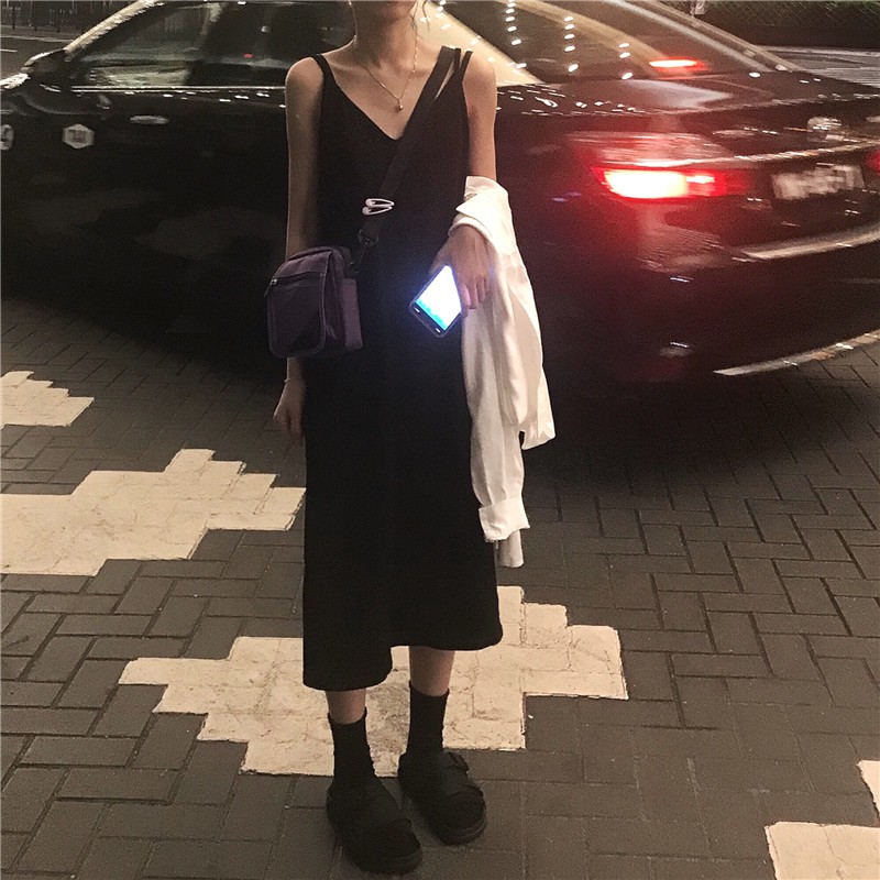 ?韓款無袖長版黑色小洋裝?