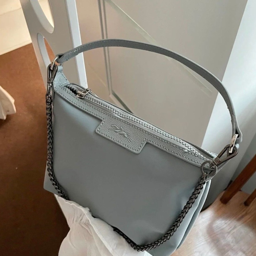 LongChamp 肩背包手提包 腋下包 洗漱包 法國休閒時尚包 大容量帆布包 實用好氣質❤️ ✔️ 國際運送約十幾天，可