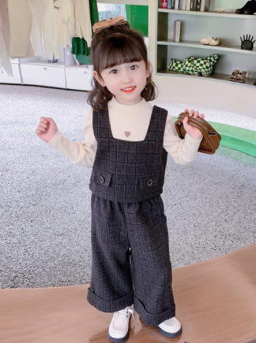 寶貝童裝女童春裝套裝春季正韓洋氣時髦女寶寶2長袖英倫風毛呢春款三件套3