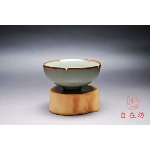 【全館滿599免運】茶杯 主人杯 品茗杯 朱青林龍泉青瓷手工杯─65ml 細緻手作 陶瓷茶杯【自在坊茶具】