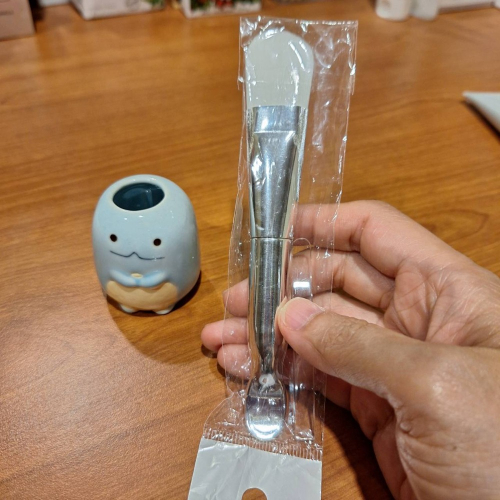 全新雙頭面膜刷散粉刷1支+二手胖恐龍收納瓶, 兩樣商品打包一起賣