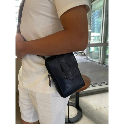 ? 現貨【?? Tanned】|韓國 頭層牛皮豎款側背包/腰包?正韓 真皮系列 牛皮皮革 父親節禮物 爸爸包 週年禮物