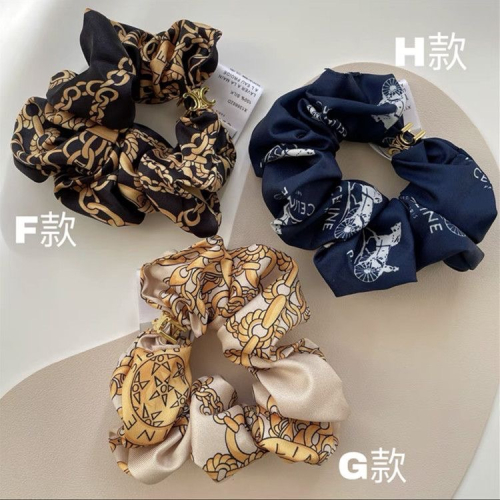 VIP漂亮禮❤️Lisa款 Celine 凱旋門大腸圈 圈 髮夾 髮飾 高級感頭飾 相當實用又美！母親節 情人節 交換禮物