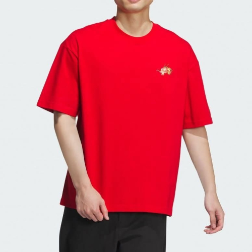 男子 Adidas M CNY Drgn Yr 紅龍 新年 龍年限定版 中磅數 刺繡 休閒 短袖上衣 定價1290