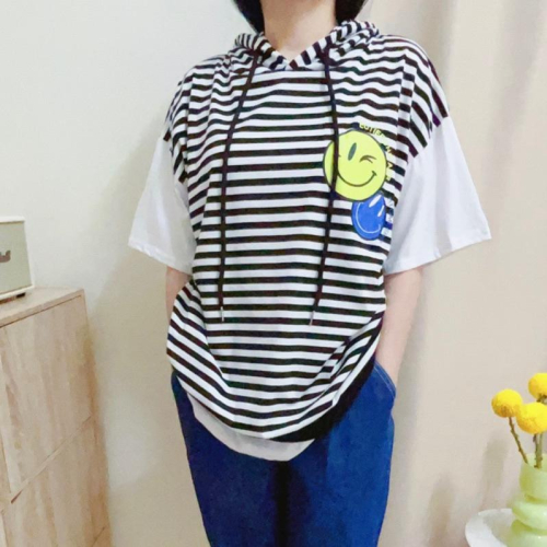 現貨♡ 302012L 連帽 抽繩 微笑 拼接 條紋 上衣 假兩件 假兩件上衣 女上衣 短袖T恤 短袖上衣 女短袖