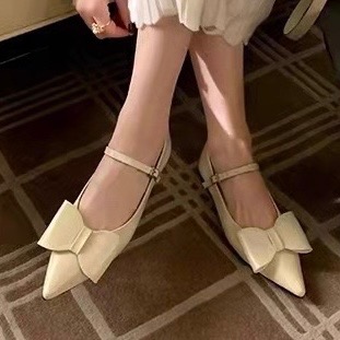 全新｜溫柔杏色蝴蝶結瑪莉珍鞋 ? 尖頭修飾腳型・日常通勤都好搭｜25