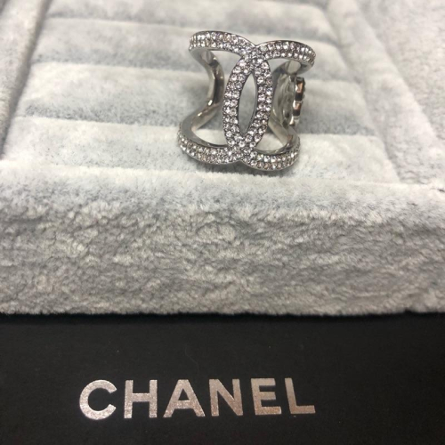CHANEL 香奈兒 超美 鏤空 設計 二手 水鑽 戒指