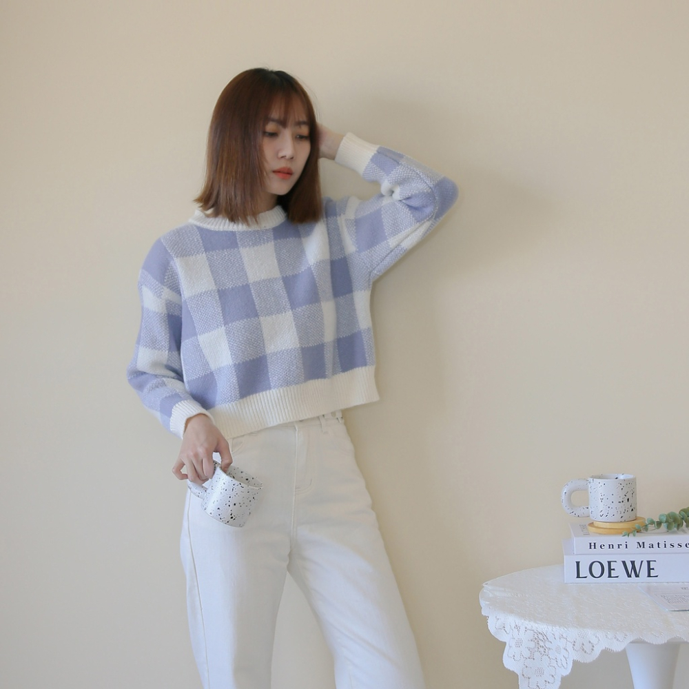 【Our Studio】大方格慵懶短版針織毛衣 奶茶色 嬰兒藍色(現貨)