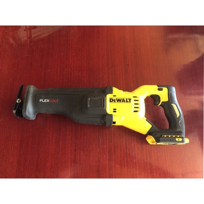 DEWALT 得偉 DCS386 20V 二手近全新 無刷軍刀鋸 POWER DETECT 368