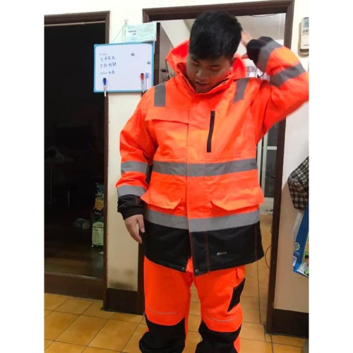 反光保暖外套 釣魚 施工 工地 安全 交管 巡守隊 救護 義消 義警 防水外套 衣服做橘灰色兩段式的剪裁/另有螢光綠色!