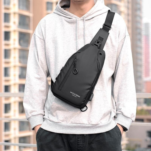 男士斜挎包男背包時尚男單肩包潮休閑戶外包耐磨防刮防水胸包