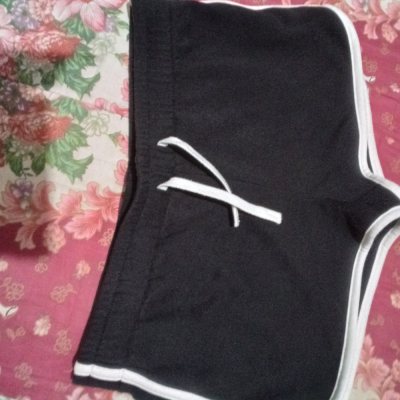 （惜福品）N U V(女M)黑滾白邊運動短褲（NET 網購）（二手商品）