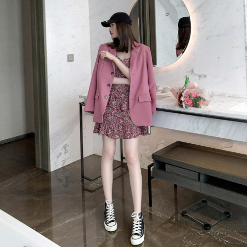 DearGod正韓女裝2022秋夏新款女裝小香風西裝外套粉色碎花吊帶遮肉連身裙兩件套裝