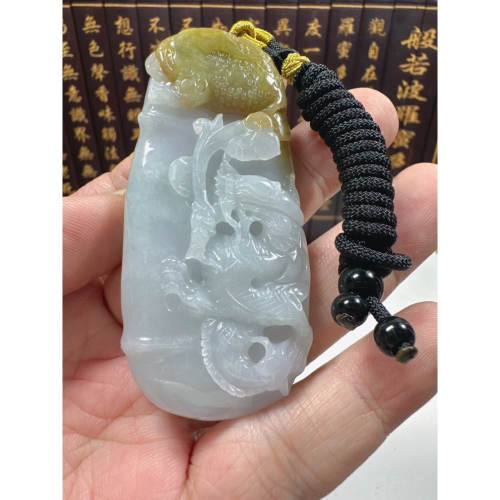 天然翡翠A貨-龍霸天下節節高升咬錢三腳蟾蜍立體厚庄手工雕掛件 商品編號070407