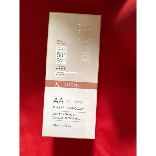 荷麗美加 | 無色防曬精華50ml 無色保濕 敏弱肌友善｜未拆良品(舊款包裝盒) | 有效日期２０２７１１０６