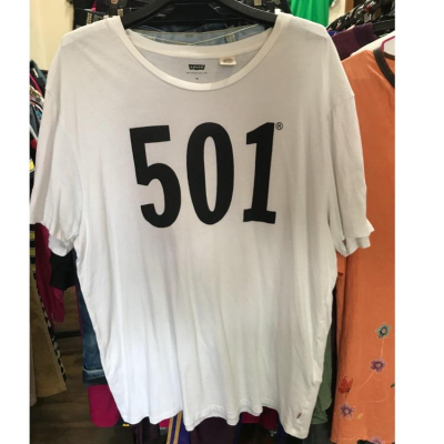 Levi’s 白上衣 501