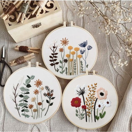 台灣現貨 小麥手作舖︱春華秋實刺繡材料包-含繡朋︱刺繡DIY 手工刺繡 刺繡材料包 手工藝材料包 刺繡掛畫 DIY材料包