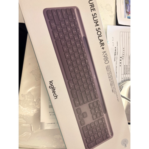 ?Logitech羅技 Slim Solar+ K980 光能無線鍵盤/藍牙+無線光能供電?9.99全新拆封測試介意