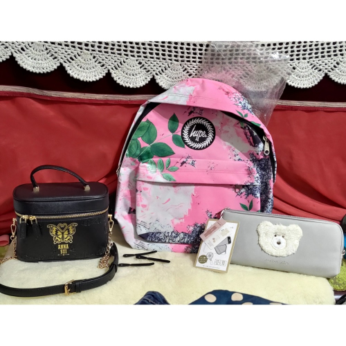 ANNA SUI & Hello Kitty 時尚隨行化粧包 日本mocomoocha 摩卡熊收納包 HYPE 粉