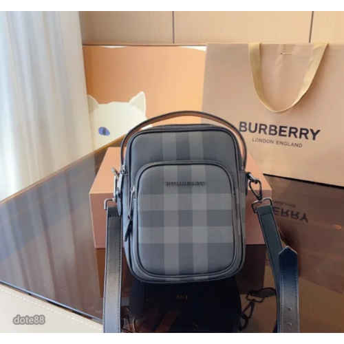 【Burberry】巴寶莉男女通用大容量斜挎包單肩包通勤包相機包休閒運動逛街生日情人節禮物出門必備百搭時尚潮流行素色